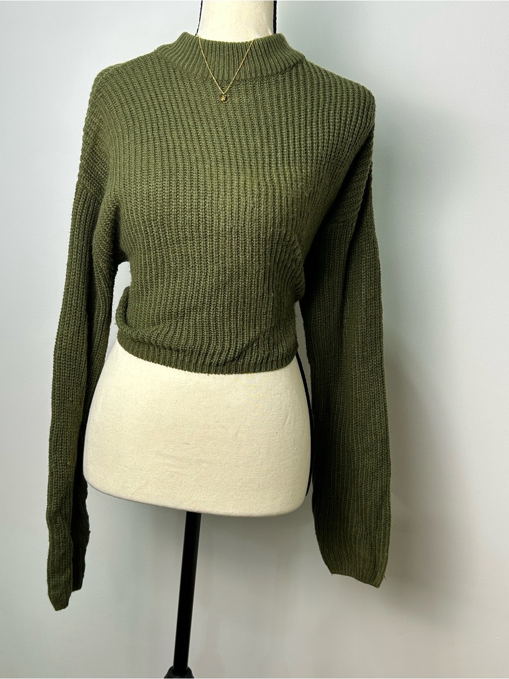 H&M Olive Green Ribbed Turtleneck Sweater